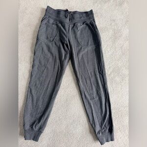 lululemon athletica charcoal gray ribbed jogger waistband